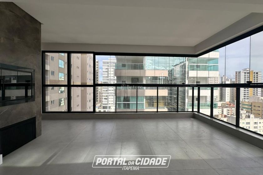 Apartamento &agrave; venda - 177m&sup2; - Meia Praia