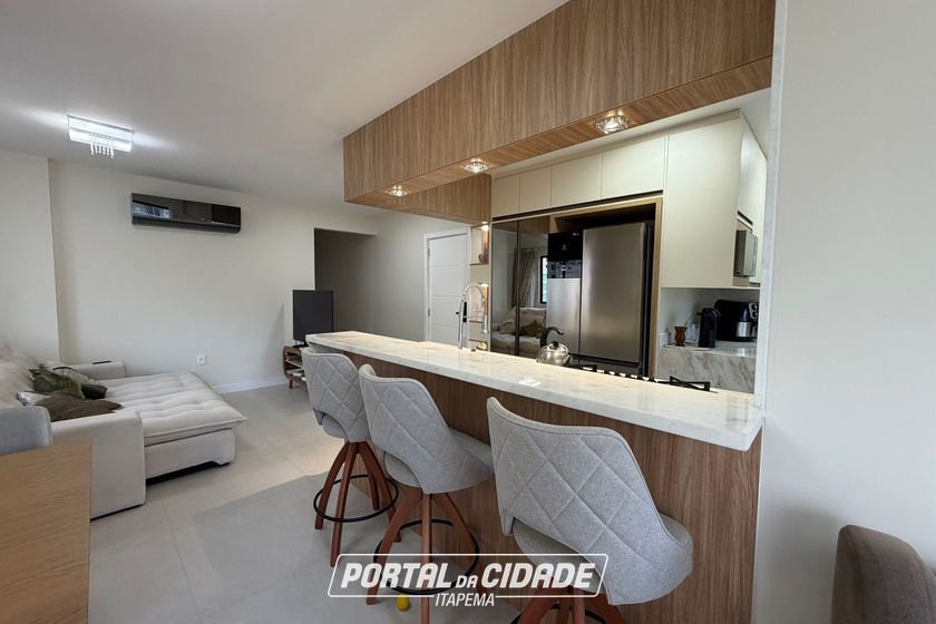 Apartamento &agrave; venda - 109m&sup2; - Meia Praia