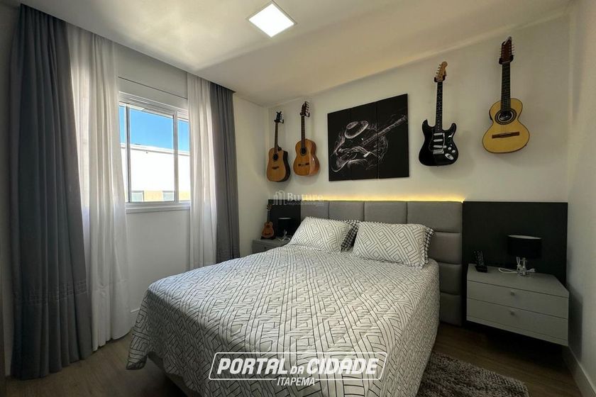 Apartamento &agrave; venda - 140m&sup2; - Meia Praia