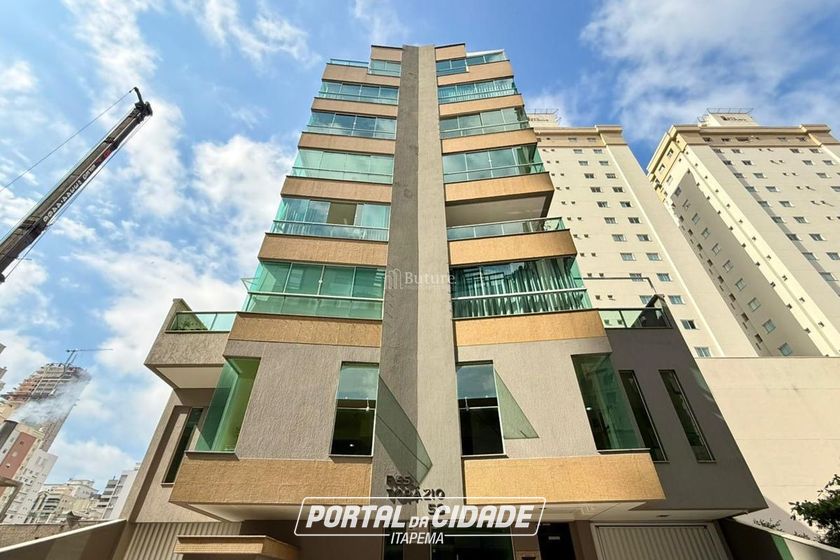 Apartamento &agrave; venda - 85m&sup2; - Meia Praia