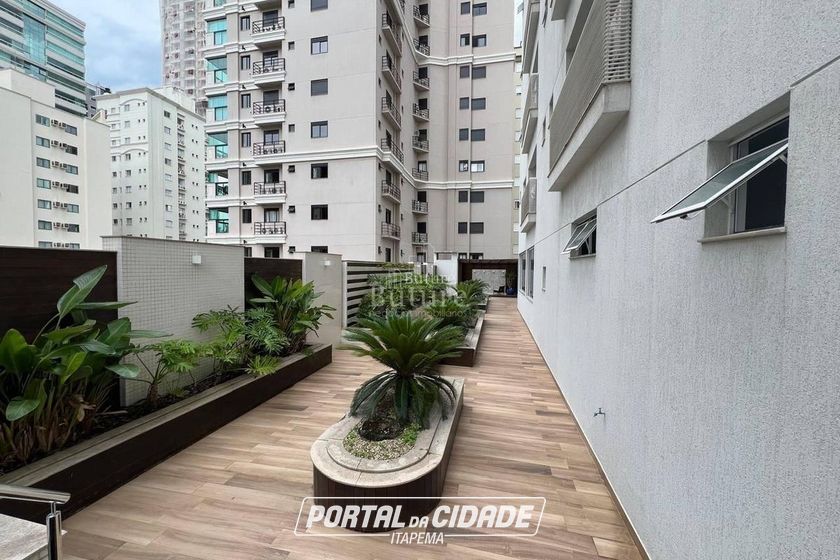 Apartamento &agrave; venda - Meia Praia