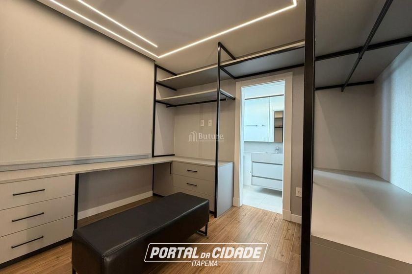 Apartamento &agrave; venda - 162m&sup2; - Meia Praia