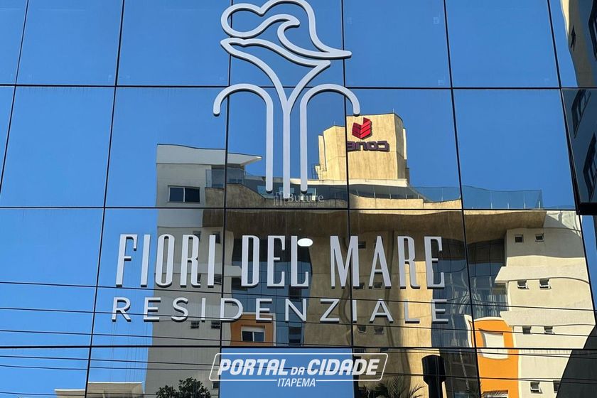 Apartamento &agrave; venda - 132m&sup2; - Meia Praia