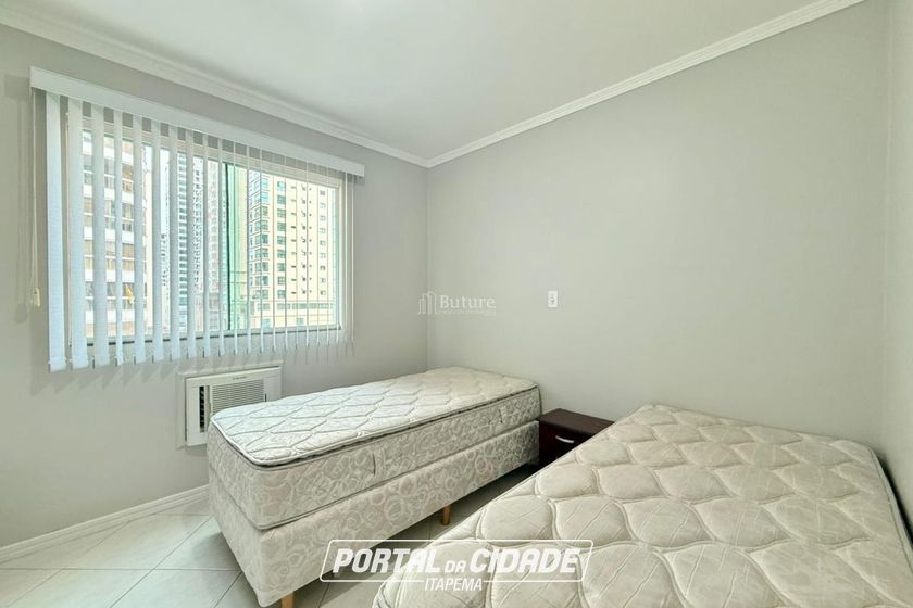 Apartamento &agrave; venda - 107m&sup2; - Meia Praia
