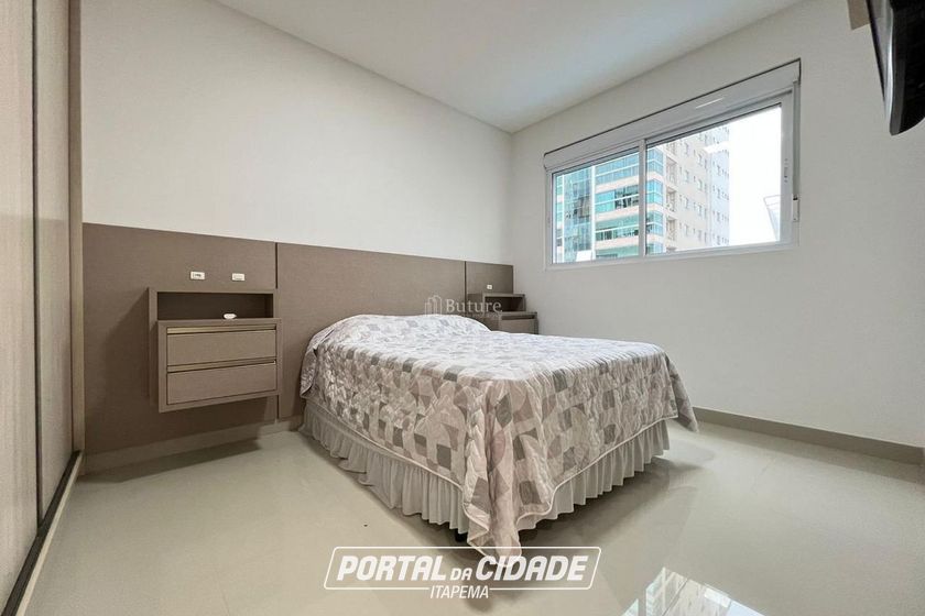 Apartamento &agrave; venda - 150m&sup2; - Meia Praia