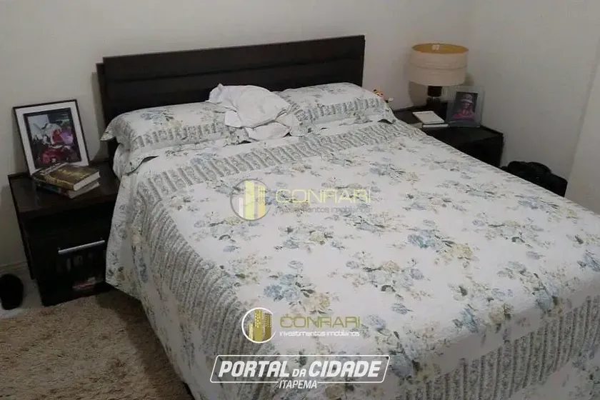 Apartamento &agrave; venda - 130m&sup2; - Meia Praia