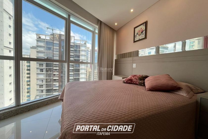 Apartamento &agrave; venda - 229m&sup2; - Meia Praia
