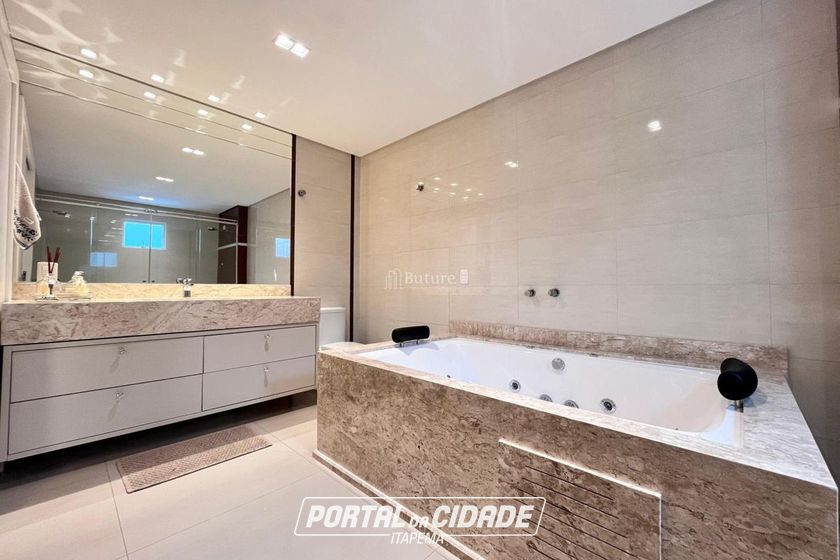 Apartamento &agrave; venda - 320m&sup2; - Meia Praia