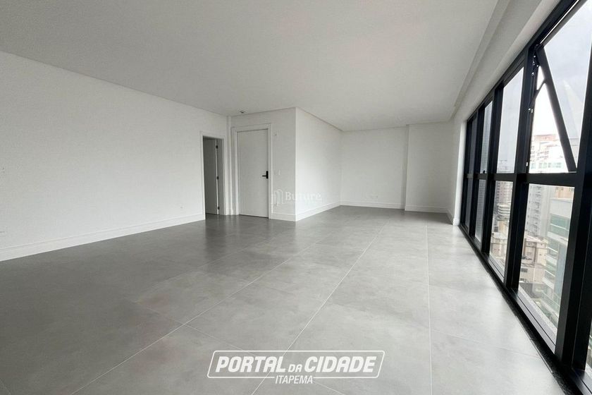 Apartamento &agrave; venda - 207m&sup2; - Meia Praia