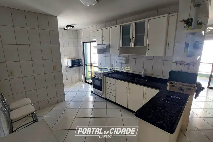 Apartamento para alugar - 163m&sup2; - meia praia