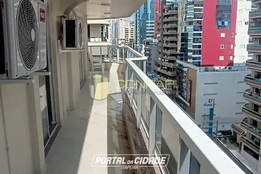 Apartamento &agrave; venda - 135m&sup2; - Meia praia