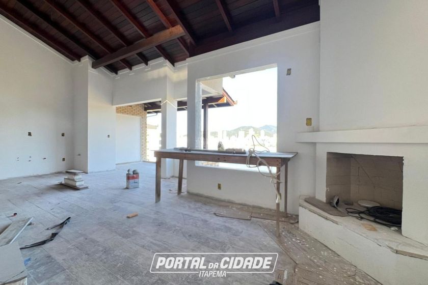 Casa &agrave; venda - 200m&sup2; - Canto da Praia