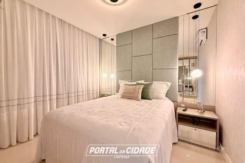 Apartamento &agrave; venda - 160m&sup2; - Meia Praia