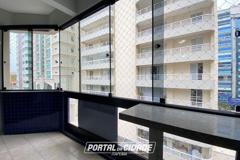 Apartamento &agrave; venda - 110m&sup2; - Meia Praia