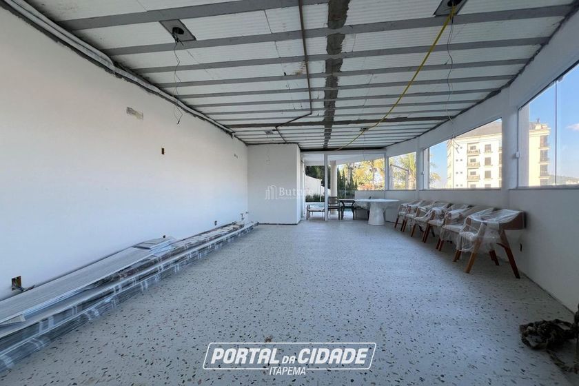 Casa &agrave; venda - 200m&sup2; - Canto da Praia