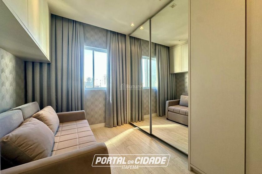 Apartamento &agrave; venda - 137m&sup2; - Meia Praia
