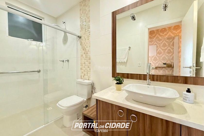 Apartamento &agrave; venda - 145m&sup2; - Meia Praia