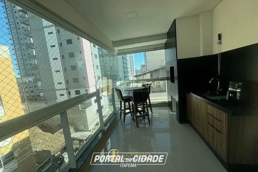 Apartamento &agrave; venda - 110m&sup2; - Meia Praia