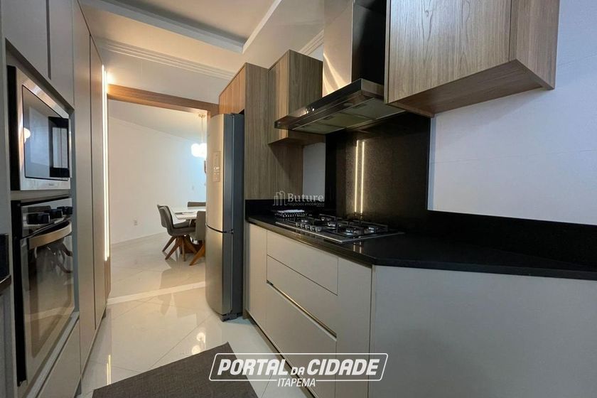 Apartamento &agrave; venda - 225m&sup2; - Meia Praia