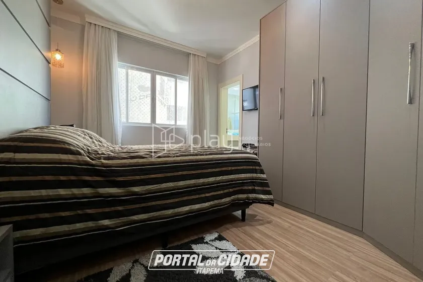Apartamento &agrave; venda - 133m&sup2; - Meia Praia