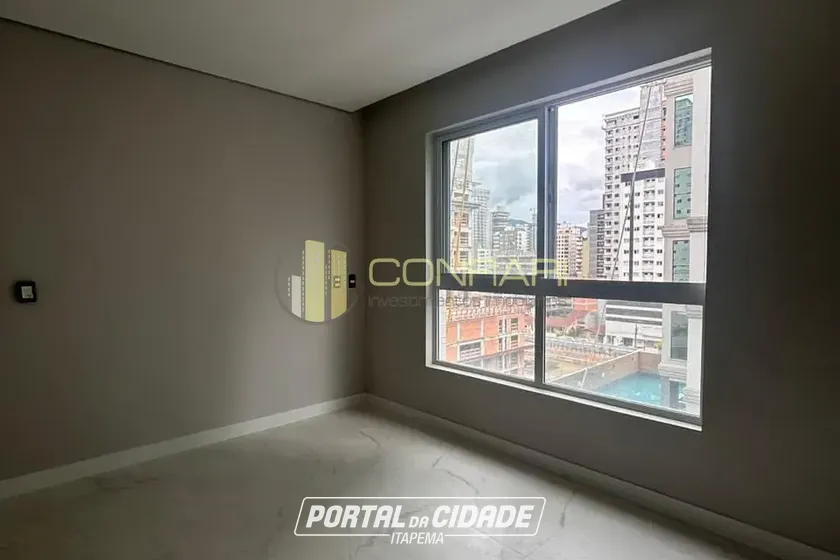 Apartamento &agrave; venda - 132m&sup2; - MEIA PRAIA