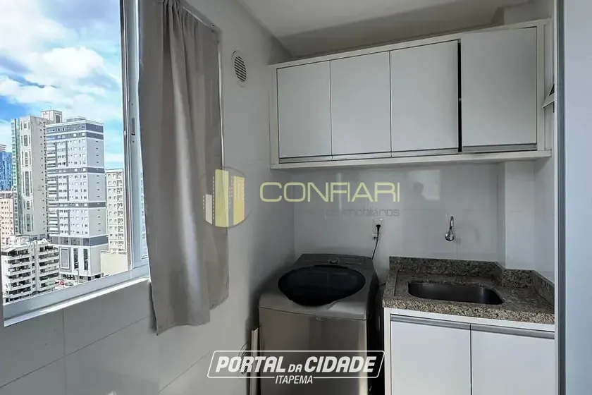 Apartamento &agrave; venda - 110m&sup2; - Meia Praia