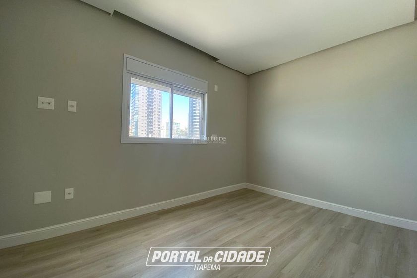 Apartamento &agrave; venda - 129m&sup2; - Meia Praia