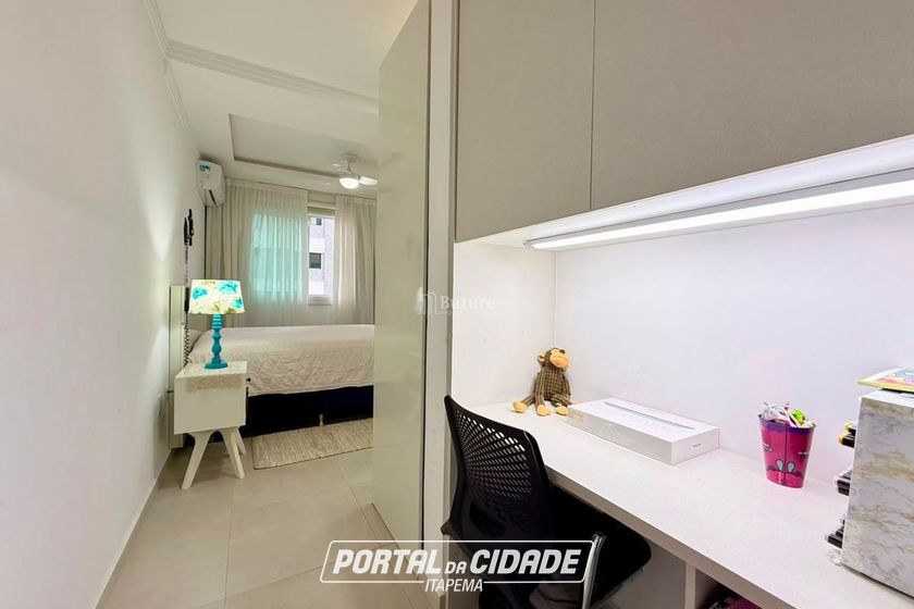 Apartamento &agrave; venda - 120m&sup2; - Meia Praia