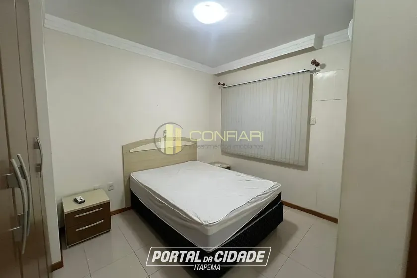 Apartamento para alugar - 106m&sup2; - MEIA PRAIA