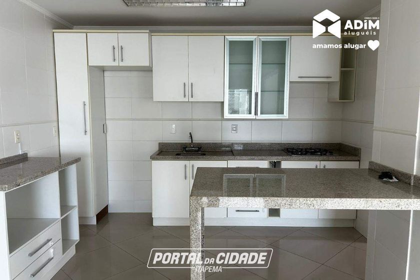 Apartamento para alugar - 140m&sup2; - Meia Praia