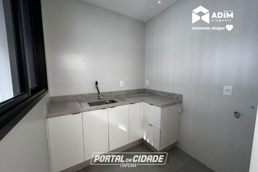 Apartamento para alugar - 125m&sup2; - Meia Praia