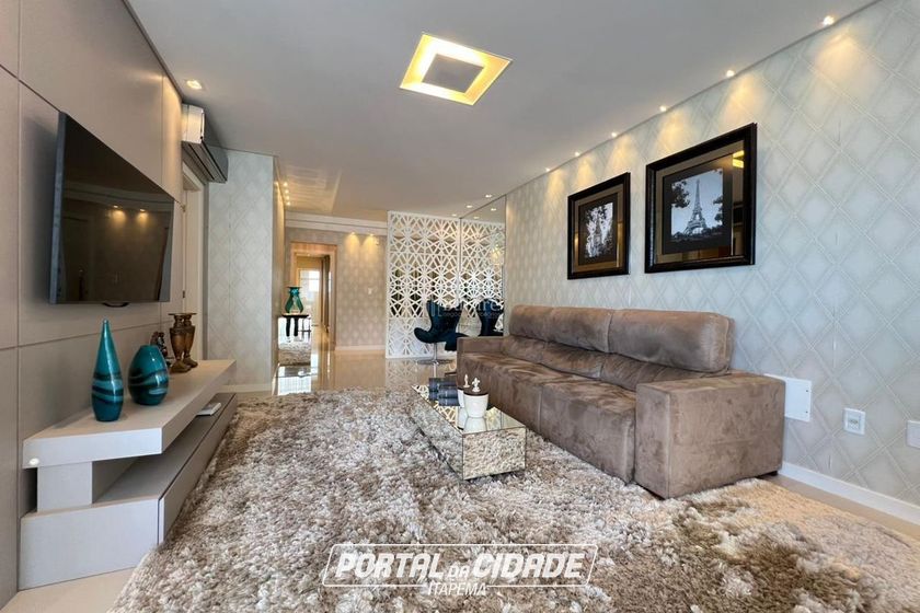 Apartamento &agrave; venda - 148m&sup2; - Meia Praia