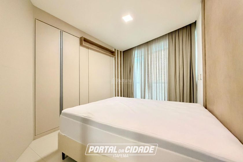 Apartamento &agrave; venda - 220m&sup2; - Meia Praia