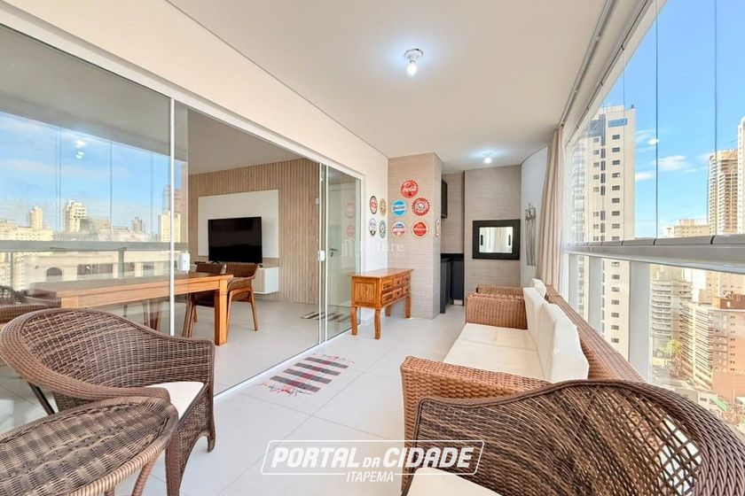 Apartamento &agrave; venda - 136m&sup2; - Meia Praia