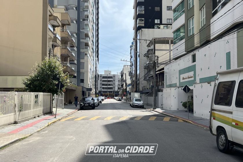 Apartamento para temporada - 95m&sup2; - Meia Praia