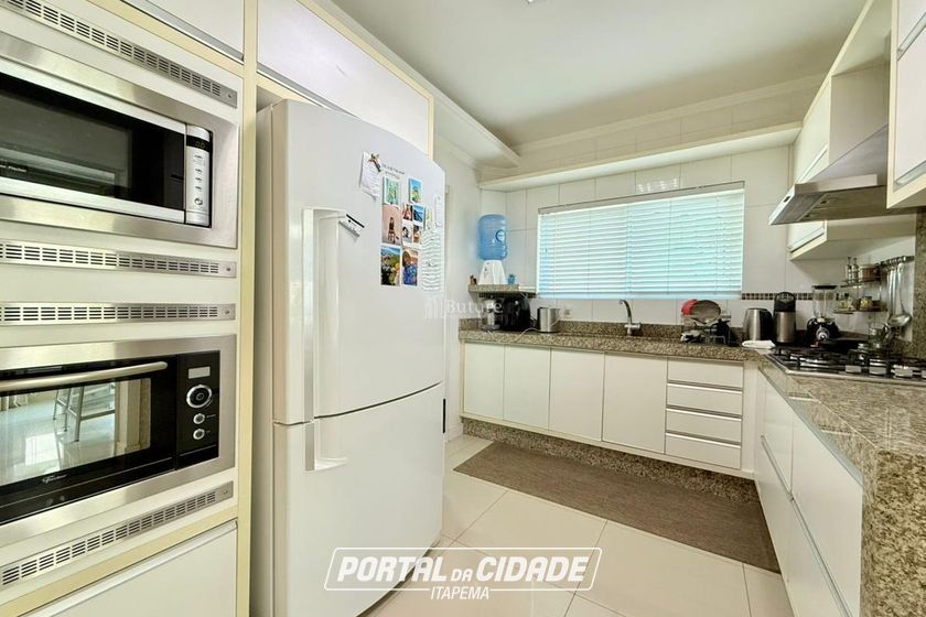 Apartamento &agrave; venda - 150m&sup2; - Meia Praia