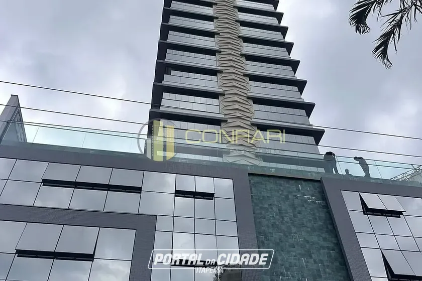 Apartamento &agrave; venda - 140m&sup2; - Centro