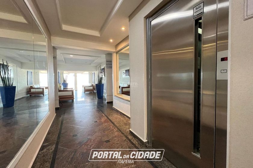Apartamento &agrave; venda - 160m&sup2; - Meia Praia