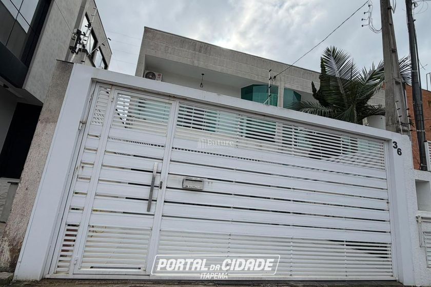 Casa &agrave; venda - 200m&sup2; - Praia dos Amores