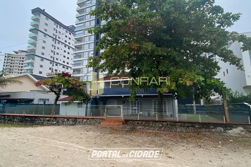 Casa para alugar - 222m&sup2; - pereque