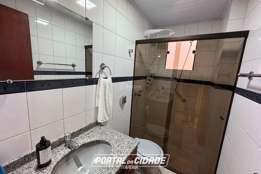 Apartamento &agrave; venda - 137m&sup2; - Meia Praia