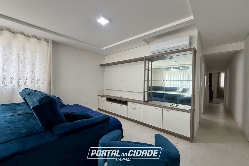 Apartamento &agrave; venda - 110m&sup2; - Meia Praia