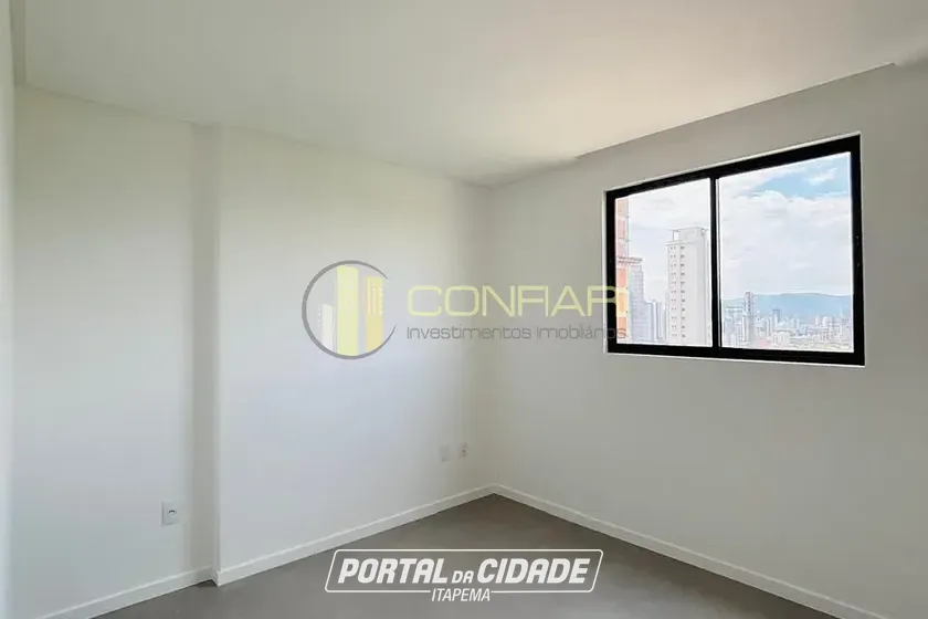 Apartamento &agrave; venda - 116m&sup2; - Meia Praia