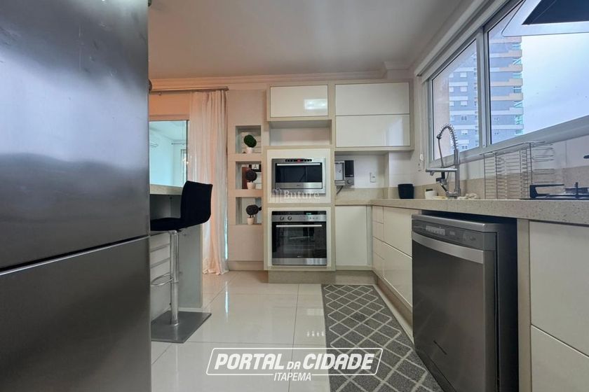 Apartamento &agrave; venda - 171m&sup2; - Meia Praia