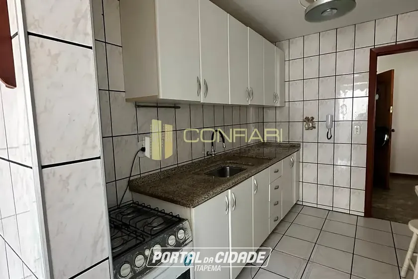 Apartamento para alugar - 70m&sup2; - Meia Praia
