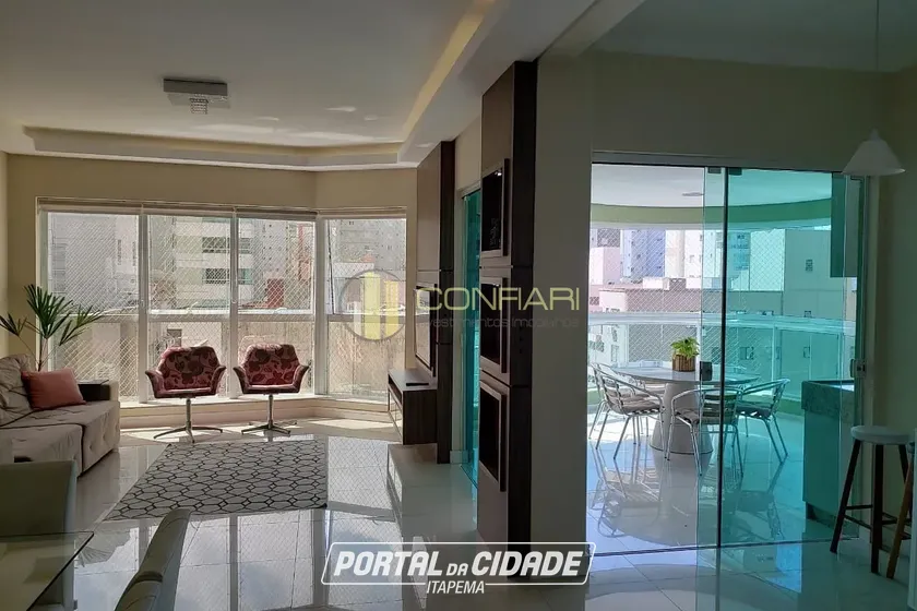 Apartamento &agrave; venda - 174m&sup2; - Meia Praia
