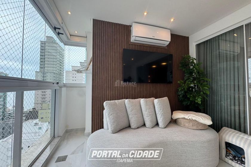 Apartamento &agrave; venda - 142m&sup2; - Meia Praia