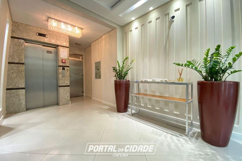 Apartamento &agrave; venda - 143m&sup2; - Meia Praia