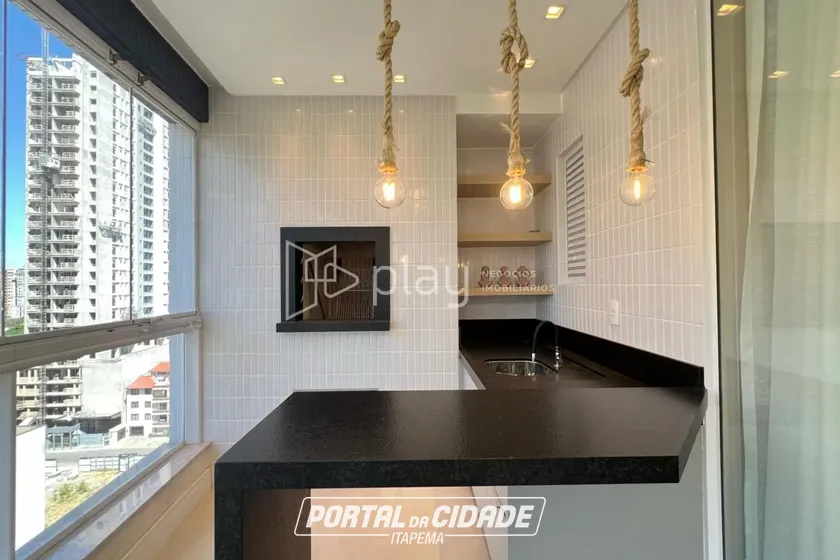 Apartamento &agrave; venda - 128m&sup2; - Meia Praia