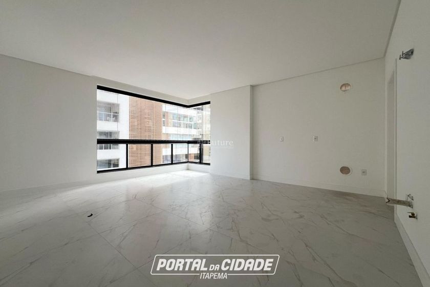 Apartamento &agrave; venda - 129m&sup2; - Meia Praia
